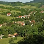 Liget Vendeghaz * Szokolya