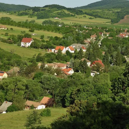Liget Vendeghaz * Szokolya